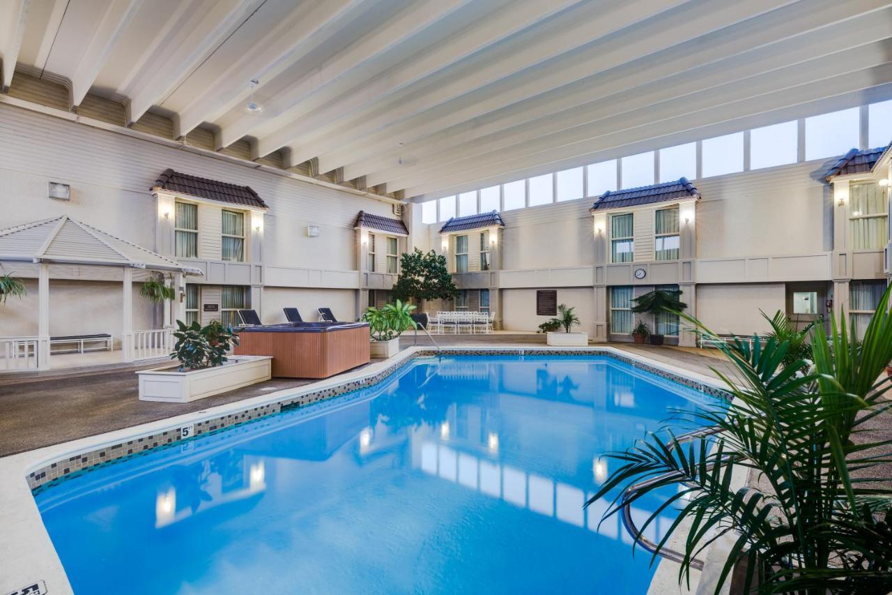 Heritage Inn Hotel & Convention Centre - מוס ג'או מראה חיצוני תמונה