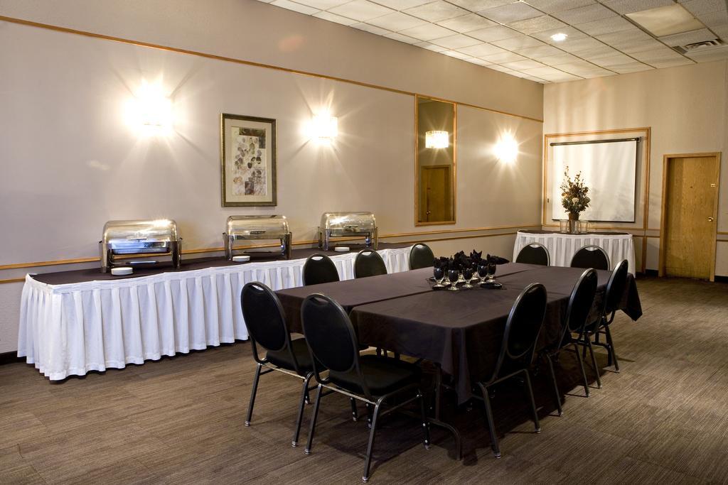 Heritage Inn Hotel & Convention Centre - מוס ג'או מסעדה תמונה