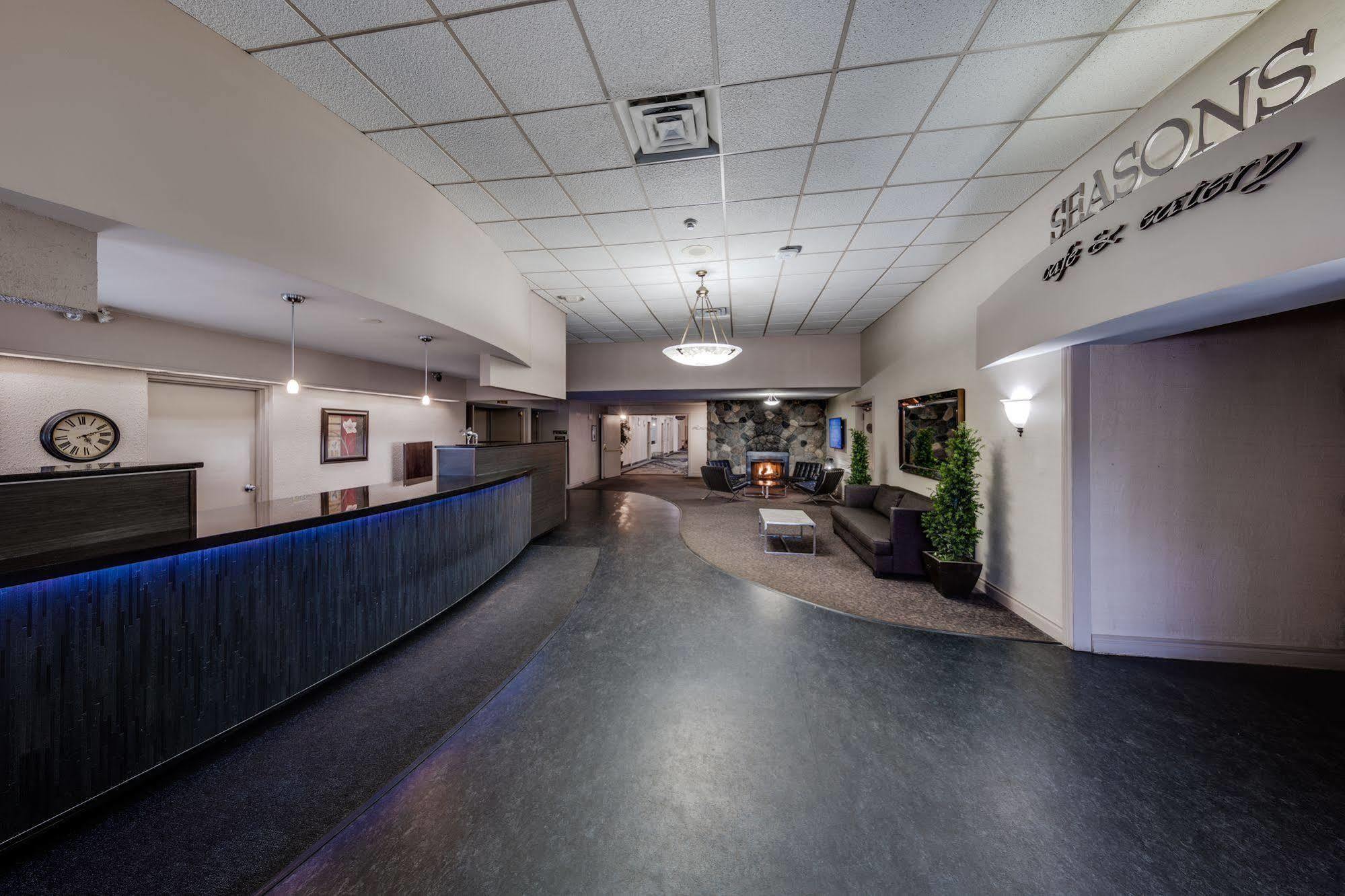 Heritage Inn Hotel & Convention Centre - מוס ג'או מראה חיצוני תמונה