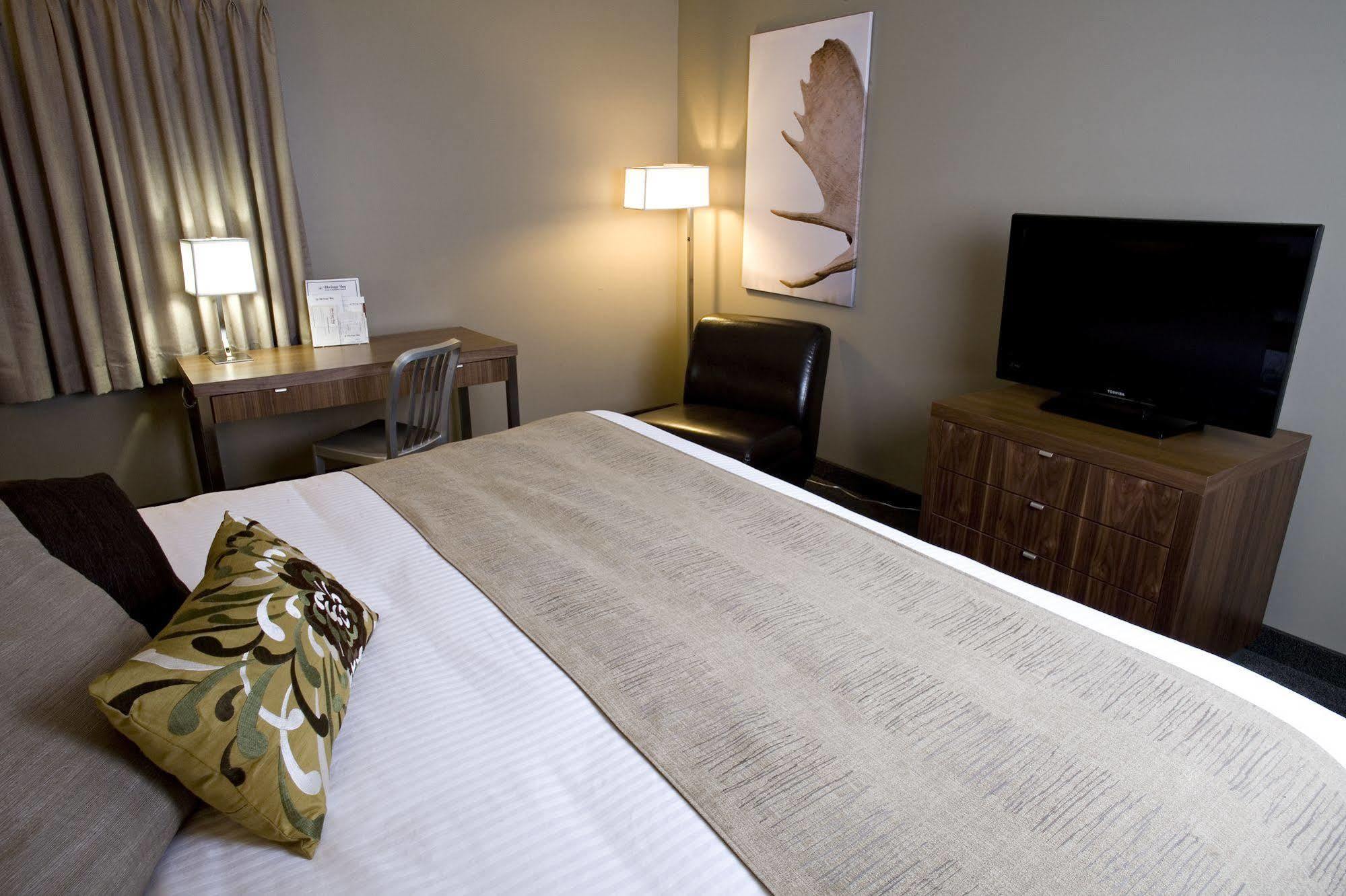 Heritage Inn Hotel & Convention Centre - מוס ג'או מראה חיצוני תמונה