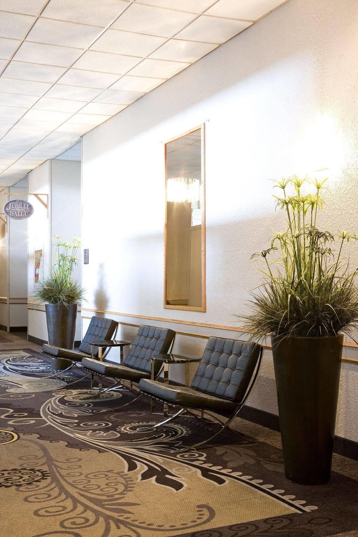 Heritage Inn Hotel & Convention Centre - מוס ג'או מראה חיצוני תמונה